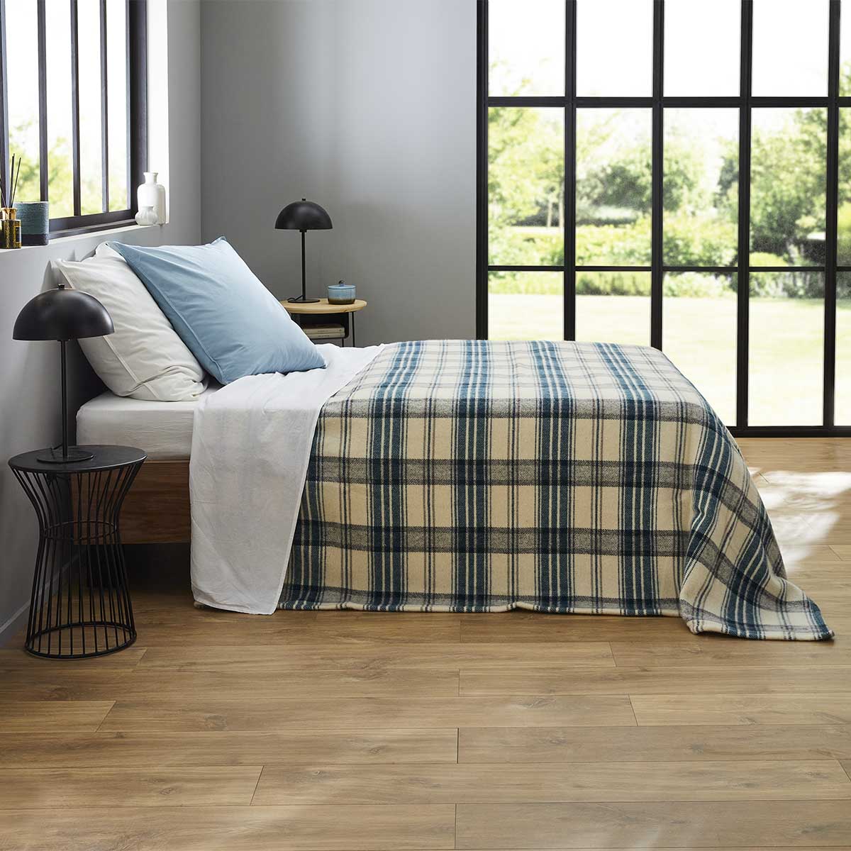 Couverture AVORIAZ Bleu paon